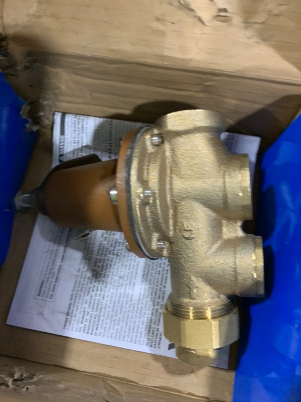 Photo 1 of Watts LF25AUB-Z3 Series 3/4" Lead-Free Cast Copper Silicon Alloy Water Pressure Reducing Valve, NPT Female Union x NPT Female Outlet, Polymer Seat, Low Pressure Applications 10 to 35 psi