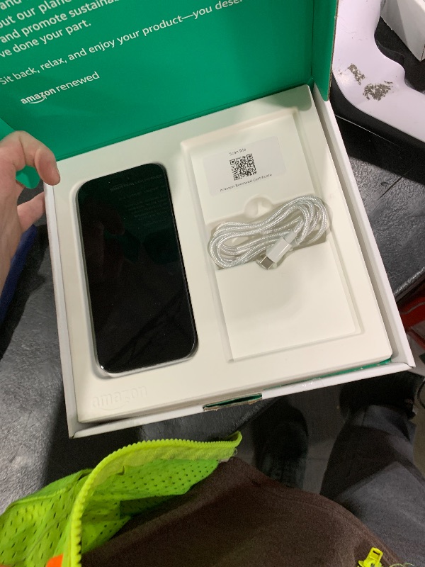 Photo 1 of Apple iPhone 16 Pro, US Version, 256GB, Black Titanium - Unlocked (Renewed Premium)