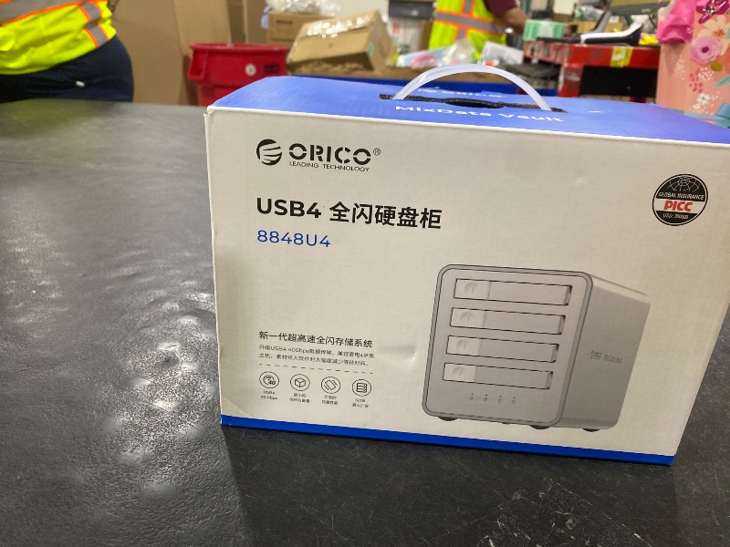 Photo 1 of ORICO 40Gbps SSD External Hard Drive Enclosure NVME M.2 All-Flash Docking Station Up 32TB for 4K/8K Video Editing/Data Transfer-8848U4