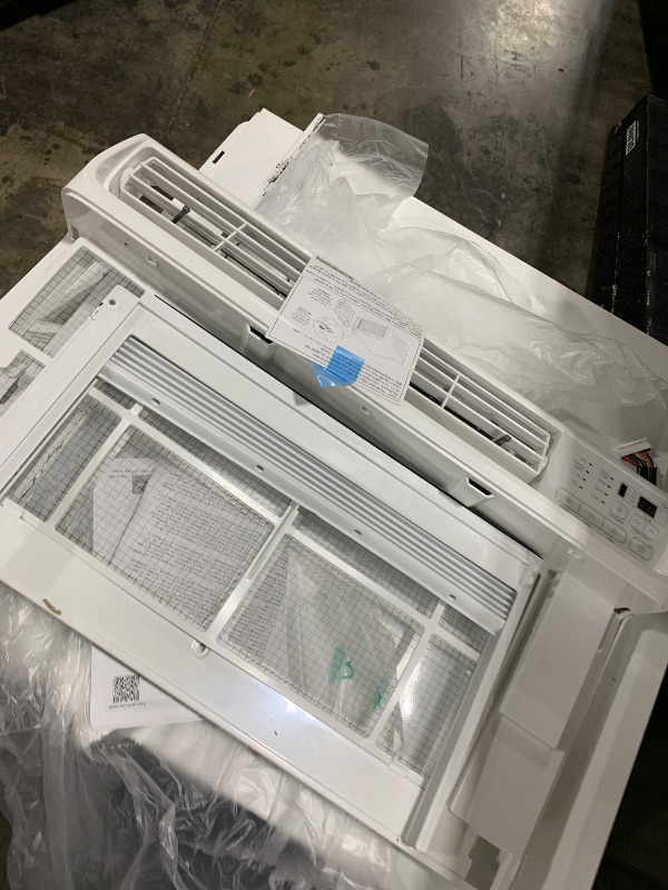Photo 1 of LG 14000 BTU Window Air Conditioner Energy Saving Dual Inverter Remote Control WiFi Enabled Works w/LG ThinQ, Alexa Washable Filer Ultra-Quiet Cools 700 Sq.Ft. for Large Room AC Unit White LW1522FVSM