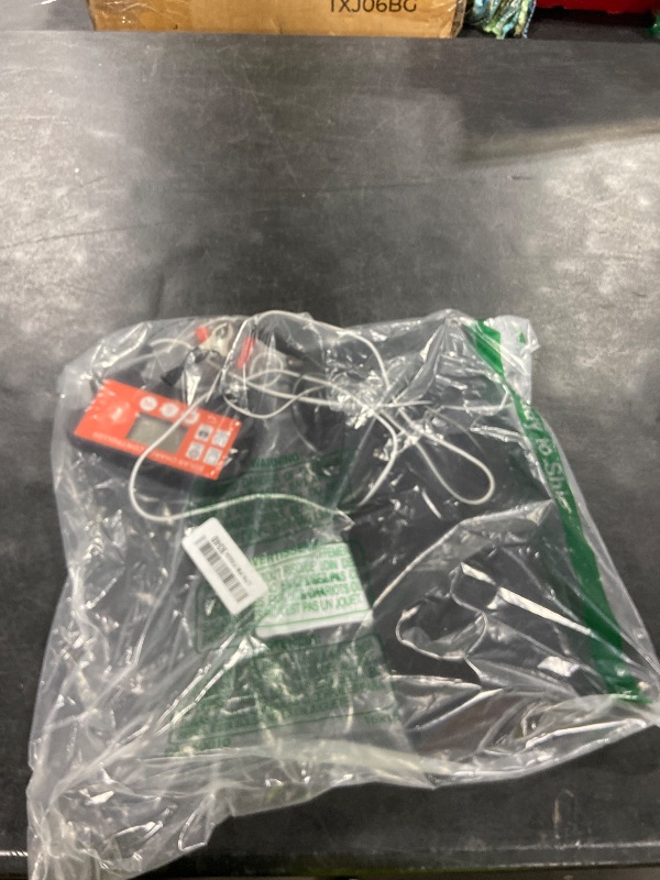 Photo 1 of 600W Solar Panel, Solar Panel Kit 100A Controller Solar Panel Kit with Extension Cable Battery Clip for RV, Camping, Outdoor