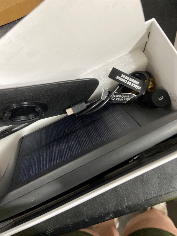 Photo 1 of Hieha Tire Pressure Monitoring System, 7.84” Wireless Solar Rv TPMS with 4 Sensors for Travel Trailer Truck Fifth Wheel Motorhome, Real-time Monitoring Pressure and Temperature(0~198 PSI)
