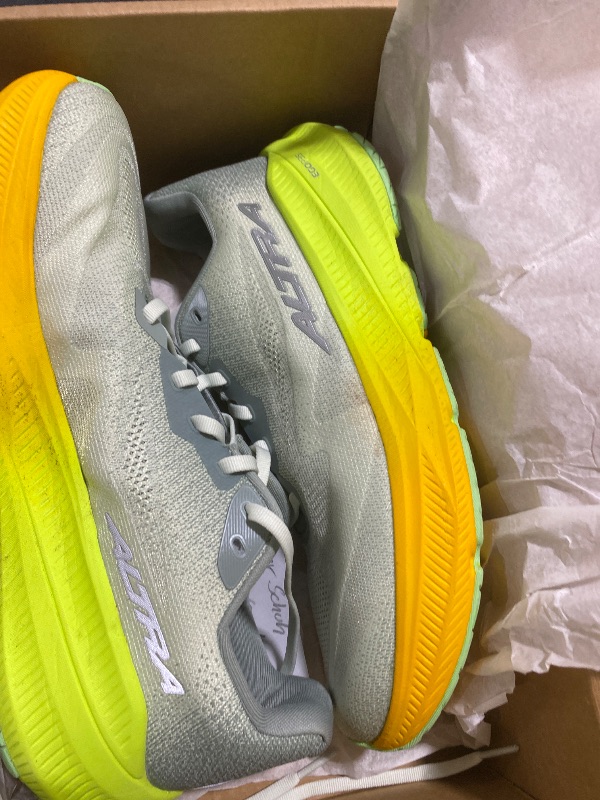 Photo 1 of ALTRA Women's Experience Flow 3 Road Running Shoe, Gray, 10.5