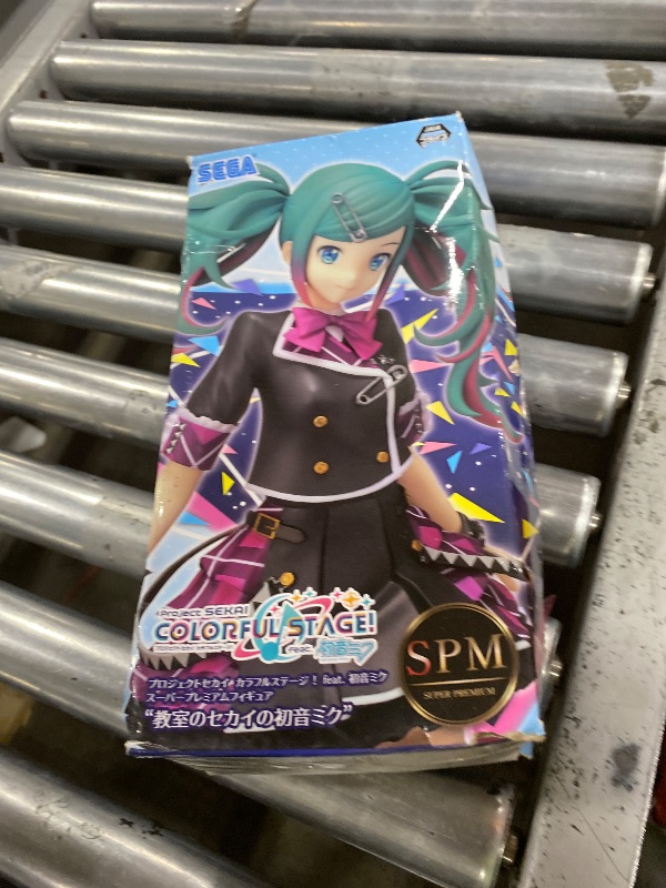 Photo 1 of SEGA - Hastsune Miku: Colorful Stage! - SPM Classroom Sekai Miku Statue