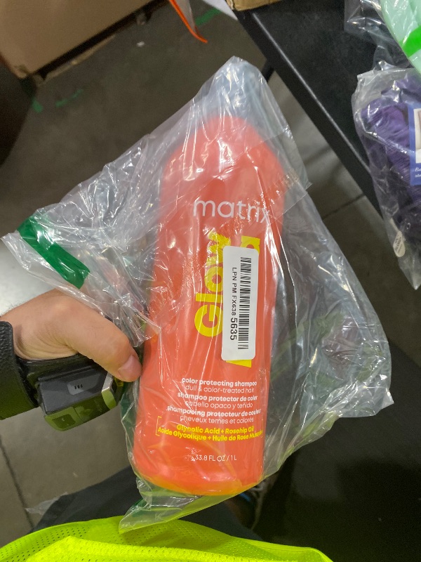 Photo 1 of MATRIX Glow Mania Shampoo - Enhances Shine and Moisturizes, Preserves and Protects Color Vibrancy, For Dull and Color-Treated Hair, Sulfate-Free, With Glycolic Acid & Rosehip Oil, 33.8 Fl Oz