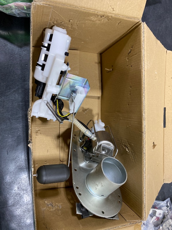 Photo 1 of Yezoauto Fuel Pump Assembly with Tank Seal for Harley Davidson 2006-2007 Electra Glide All Models/Road Glide FLTR FLTRI/Road King FLHR FLHPI/Street Glide FLHX Replaces OE# 75126-06A