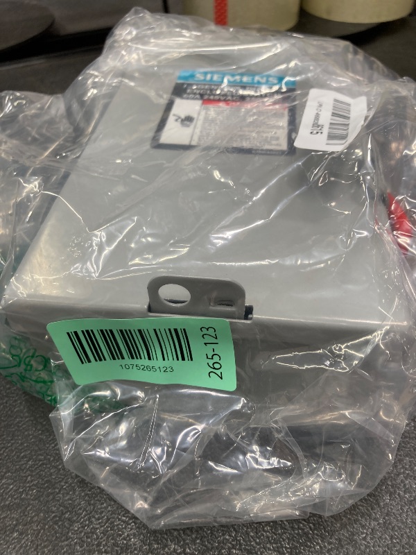 Photo 1 of *Used/Dirty* SIEMENS 2P 60A 240V General Duty Safety Switch Outdoor, Non-Fusible