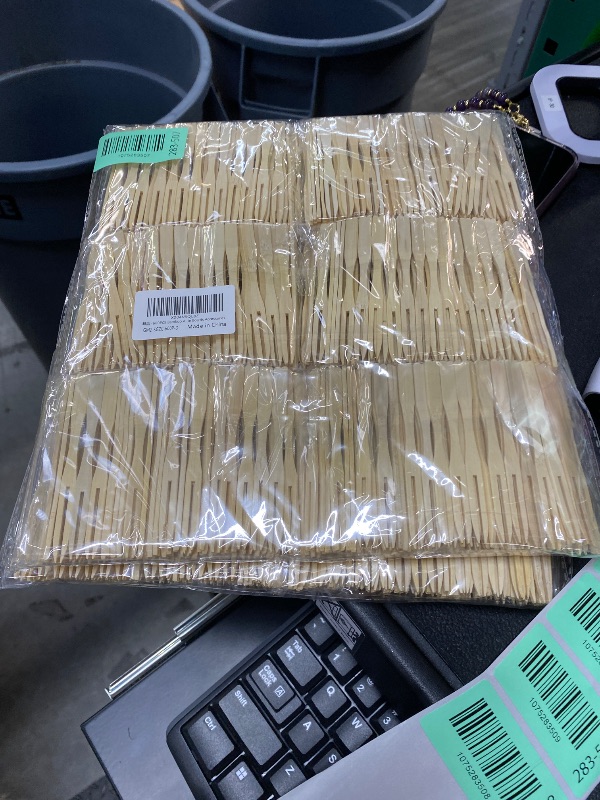 Photo 1 of **** 2 PACK****** 600PCS Bamboo Appetizer Forks, 3.5 IN Mini Charcuterie Forks, Small Wooden Food Picks Disposable, Fancy Toothpicks for Appetizers Fruit Cocktail Wedding Party Supplies Charcuterie Boards Accessories