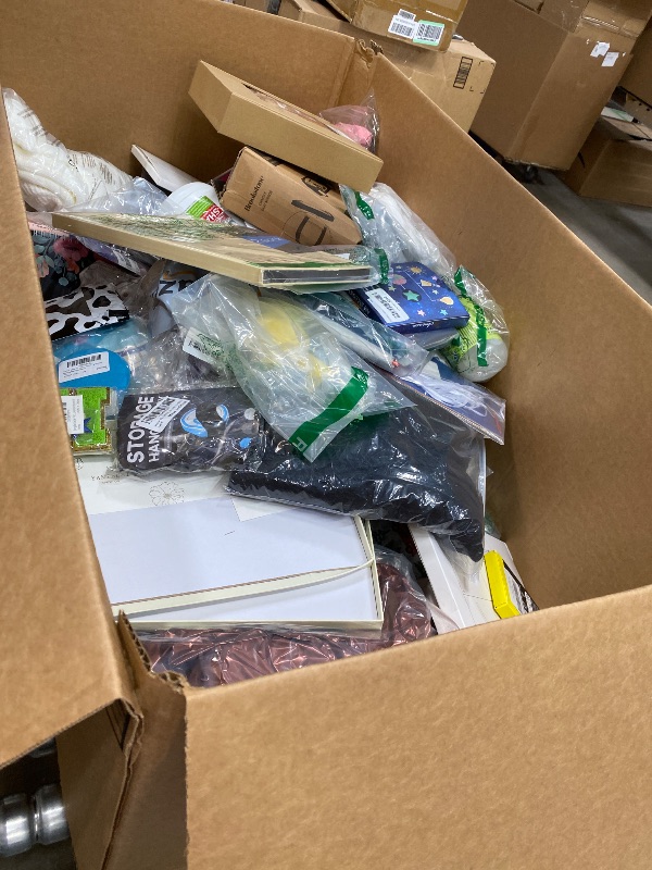 Photo 1 of *****NO RETURN***** NO REFUND****** Nellis Variety Box: Medium