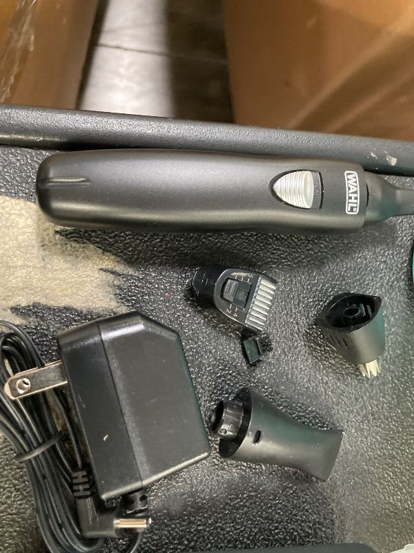 Photo 1 of **NO BOX**Wahl Groomsman Rechargeable Precision Trimmer for Hygienic Grooming with Rinsable, Interchangeable Heads for Eyebrows, Neckline, Nose, Ears, & Other Detailing - Model 3023284