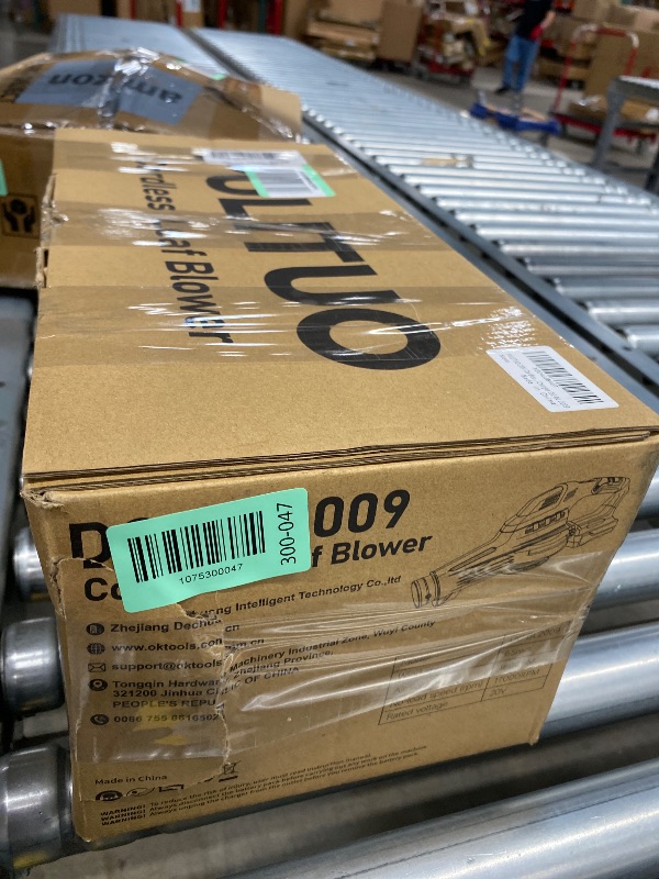Photo 1 of ***DAMAGED TUBE -SELLING AS PARTS ONLY*** Leaf Blower Cordless, 20V Electric Leaf Blower Cordless with Battery and Charger- 150MPH 3 Speeds 17000RPM Lightweight Battery Leaf Blowers for Lawn Care, Patio Yard Car Leaves and Grass