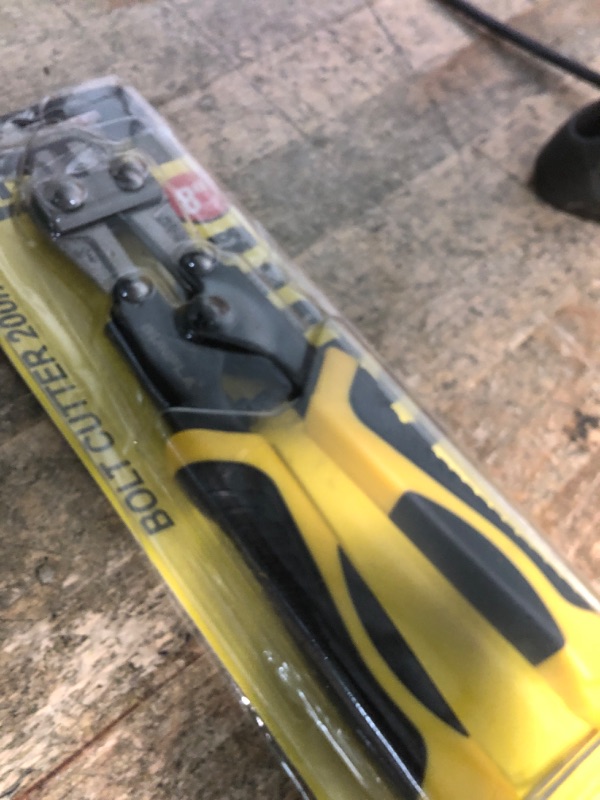 Photo 1 of (used** ) Gunpla Mini Bolt Cutter 8-inch/210mm Heavy Duty Spring Loaded with Non-Slip Rubber Handle Wire Cable Bolts Cutters, Clipper Snips Stainless Steel Tool for Padlock Chain Wires Mesh Screw Fence Rivets