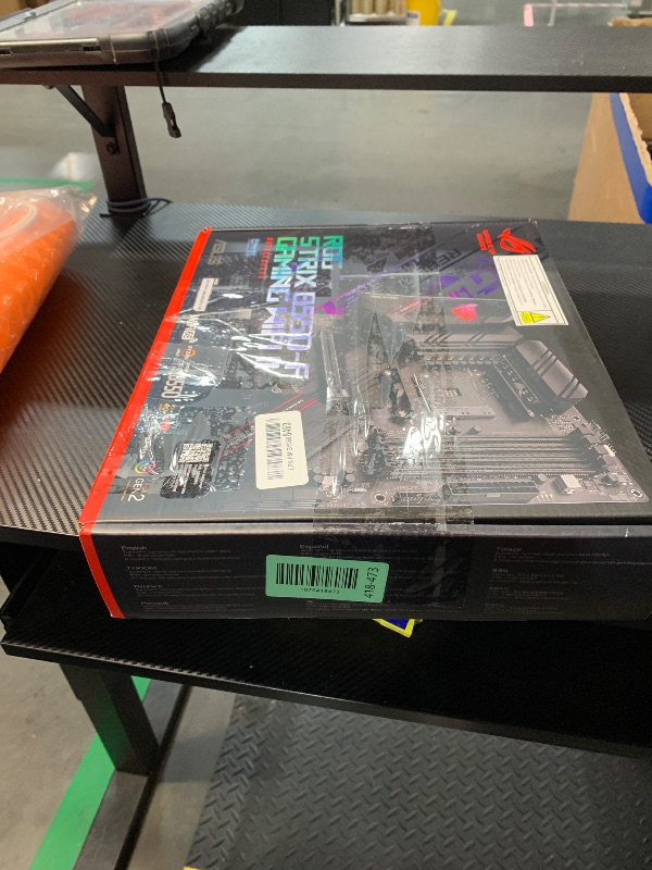 Photo 1 of *** COVER TO CPU IS BROKEN***
Asus ROG Strix B550-F Gaming WiFi II AMD AM4 (3rd Gen Ryzen) ATX Gaming Motherboard (PCIe 4.0,WiFi 6E, 2.5Gb LAN, BIOS Flashback, HDMI 2.1, Addressable Gen 2 RGB Header and Aura Sync)
