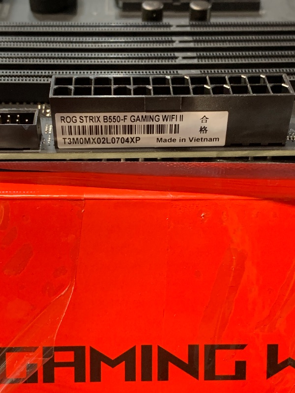 Photo 1 of *** COVER TO CPU IS BROKEN***
Asus ROG Strix B550-F Gaming WiFi II AMD AM4 (3rd Gen Ryzen) ATX Gaming Motherboard (PCIe 4.0,WiFi 6E, 2.5Gb LAN, BIOS Flashback, HDMI 2.1, Addressable Gen 2 RGB Header and Aura Sync)