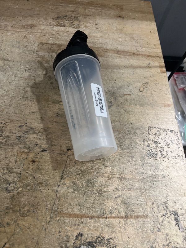 Photo 1 of **Lid doesn’t fully close** BlenderBottle Classic V2 Shaker Bottle Perfect for Protein Shakes and Pre Workout, 28-Ounce, Clear/Black