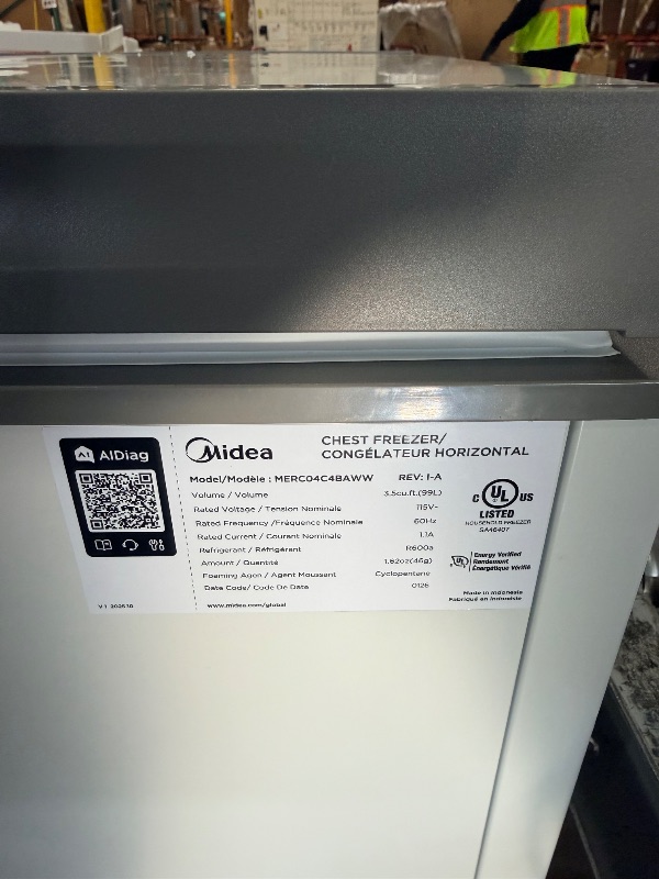View 4 of (out of box, used, nonfunctional)
Midea 5.1-cu ft Garage Ready Chest Freezer Convertible to Refrigerator ( White )