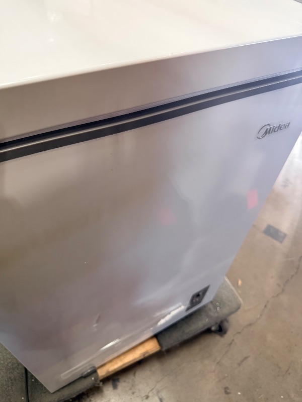 View 2 of (out of box, used, nonfunctional)
Midea 5.1-cu ft Garage Ready Chest Freezer Convertible to Refrigerator ( White )