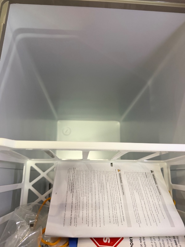 View 7 of (out of box, used, nonfunctional)
Midea 5.1-cu ft Garage Ready Chest Freezer Convertible to Refrigerator ( White )
