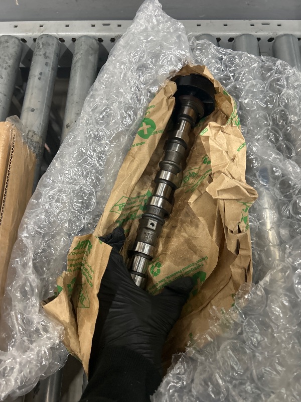 Photo 1 of (used)Camshaft 3914639 for Cummins 6BT Engine