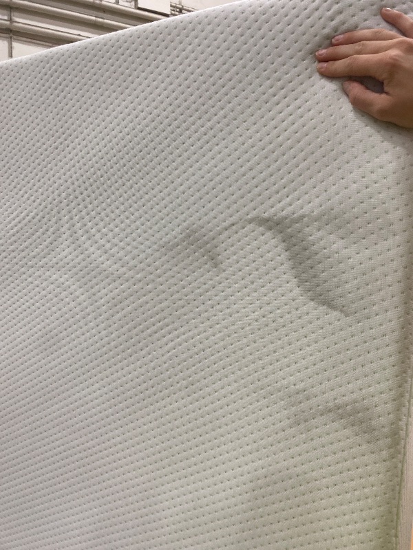 Photo 1 of **HAS DIRTY SPOTS**Zinus 12 Inch Queen Green Tea Memory Foam Mattress [New Version], Fiberglass Free, Medium Firm Feel, Zoned Pressure Relief, Certified Safe Foams & Fabric, Mattress in A Box
