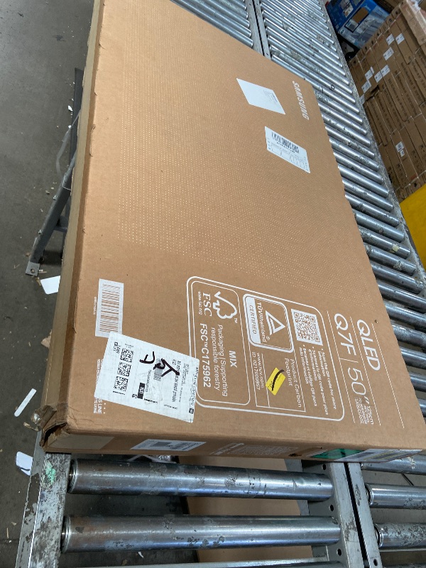 Photo 1 of ***DAMAGED*** Samsung 50-Inch Class QLED Q7F Series Samsung Vision AI Smart TV (2025 Model, 50Q7F) Quantum HDR, Object Tracking Sound Lite, Q4 AI Gen1 Processor, 4K upscaling, Gaming Hub, Alexa Built-in