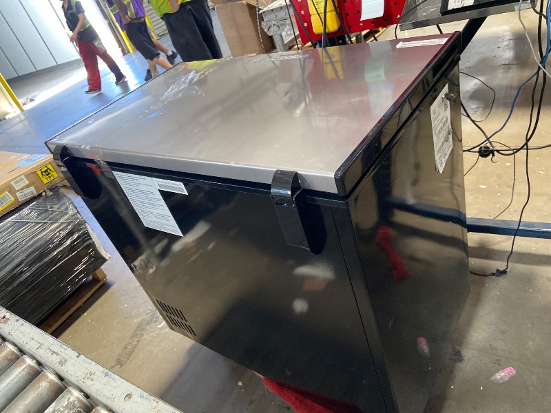 Photo 5 of ** PARTS ONLY TURNS ON, BUT IT’S NOT GETTING COLD
FRIGIDAIRE Chest Deep Freezer, 7 Cu. Ft, Black Adjustable Thermostat-Removable Vinyl Coated Wire Basket-Easy Defrost Drain, Eye-Catching Stainless Steel Top Door- Garage Ready
