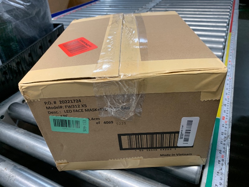 Photo 1 of ***FACTORY SEALED - OPENED FOR INSPECTION***v Shark CryoGlow LED Face Mask with Under-Eye Cooling, Anti-Ageing & Blemish Repair, Red & Blue LED, Infrared Light Therapy, USB-C, Remote Control, Storage Bag, Blue Frost, FW312