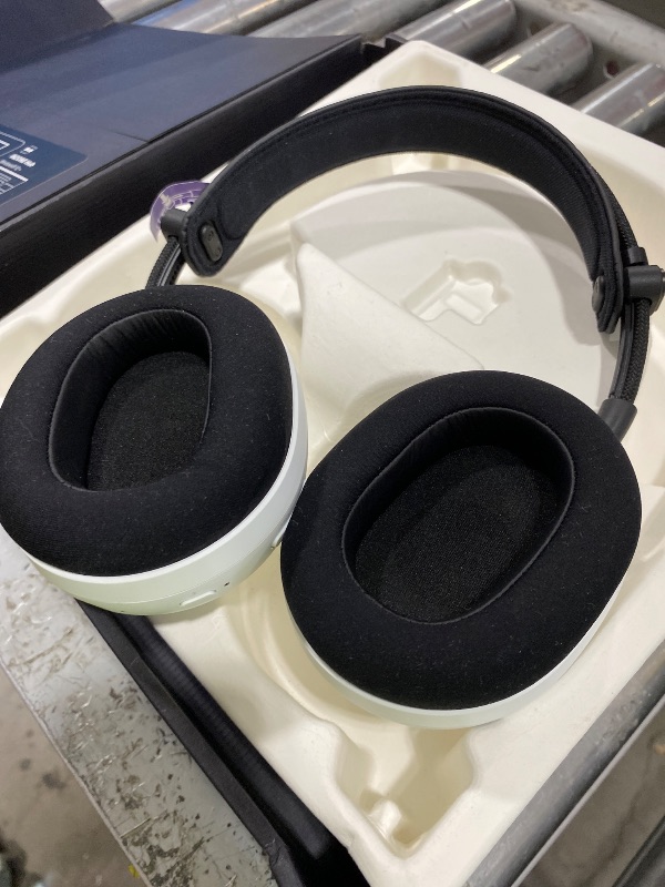 Photo 1 of Sony INZONE H9 II Wireless Noise Canceling Gaming Headset, WH-1000XM6 Drivers, Lightweight, Detachable Cardioid AI Mic, 2.4GHz and Bluetooth, Soft Case, for PC, PS5, Switch, and Mobile, White