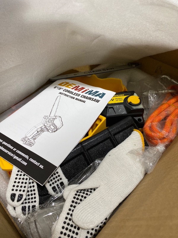 Photo 1 of Mini Chainsaw for Dewalt Battery, 8-Inch and 6-Inch 2-IN-1 Cordless Electric Chain saw with Brushless Motor and Auto-Oiler, 800W Hand Mini Chainsaw for Tree Pruning Wood Cutting(No Battery)
