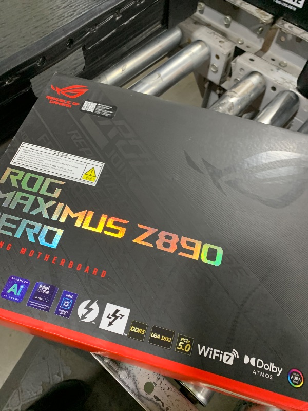 Photo 1 of ASUS ROG Maximus Z890 Hero Intel® Z890 LGA 1851 ATX Motherboard, Advanced AI PC-Ready, 22+2+1+2 Stages, DDR5, WiFi 7, 3X PCIe® 5.0 M.2, Thunderbolt™ 4, USB Type-C®, AI Overclocking/Cooling/Networking