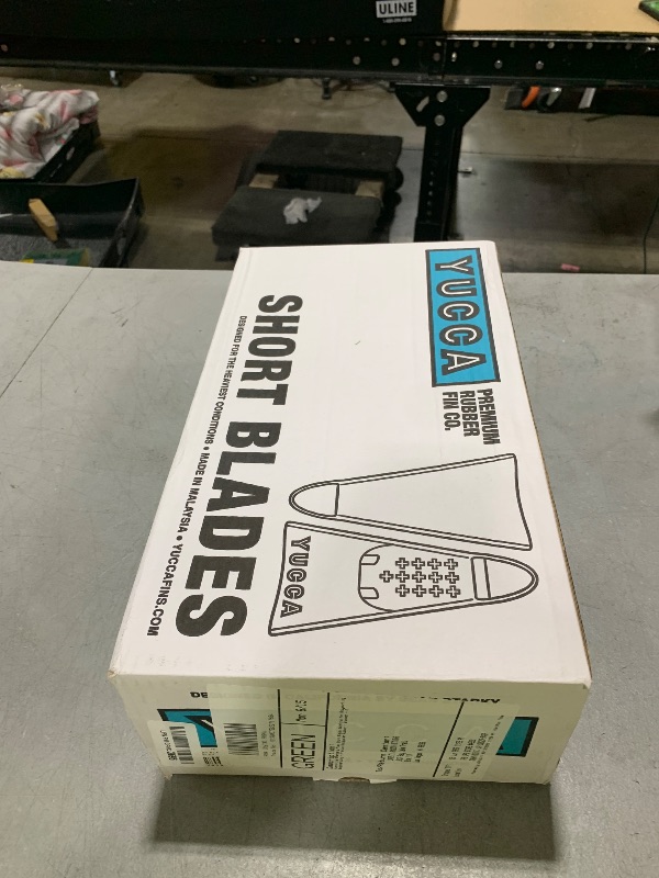 Photo 1 of Yucca Fins Standard Flex Short Blade Swimfins for Bodysurfing & Bodyboarding - Premium Malaysian Rubber - Bronson - M