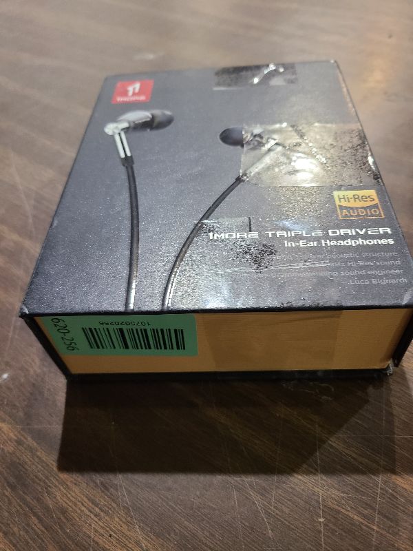 View 4 of 1MORE Triple Driver in-Ear Earphones Hi-Res Headphones with High Resolution, Bass Driven Sound, MEMS Mic, in-Line Remote, High Fidelity for Smartphones/PC/Tablet - Silver