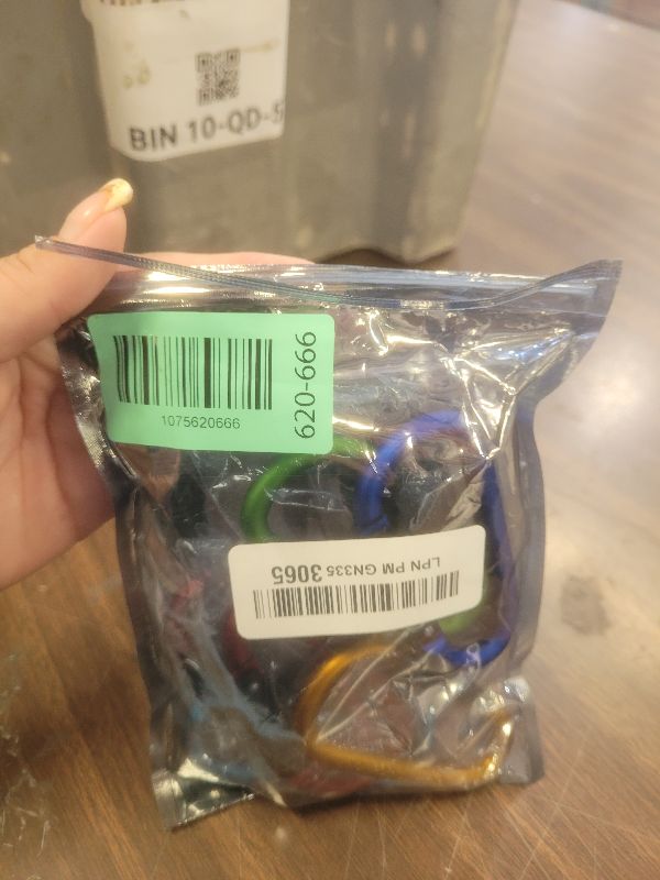 Photo 1 of 10 Pack Aluminum D Ring Key Rings Hiking Clips Locking Carabiner for Hiking Camping Fishing and Outdoor Use?Clips with Screw Gate Multicolored