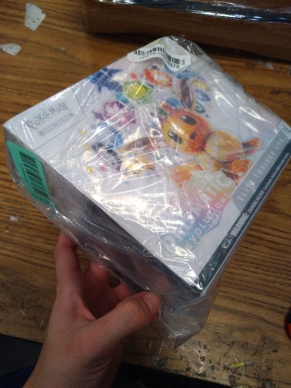 Photo 1 of Pokemon TCG: Scarlet & Violet—Prismatic Evolutions Elite Trainer Box