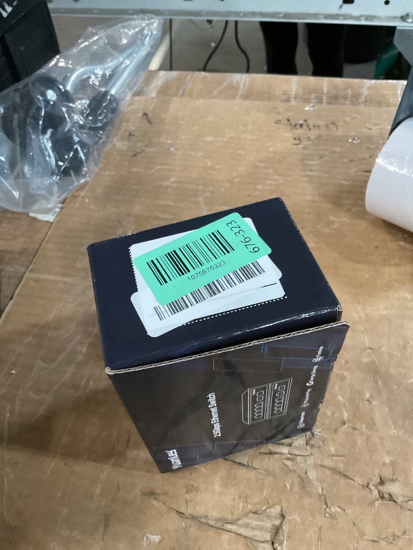 Photo 1 of (untested)6 Port 2.5G Unmanaged Ethernet Switch, 4 x 2.5G Base-T Ports, 2 x 10G SFP, Compatible with 100/1000/2500Mbps, VLAN, Fanless, Desktop/Wall Mount YuanLey 2.5Gbe Network Switch for Wireless AP, NAS, PC