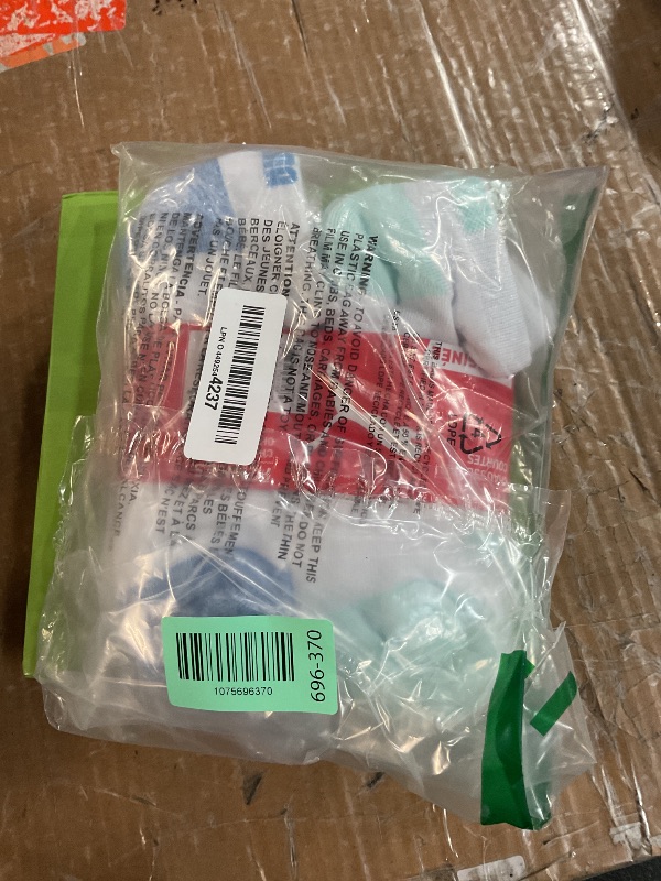 View 2 of ***MISSING PARTS***
PUMA womens 8 Pack Low Cut Running Socks, White, 9 11 US
