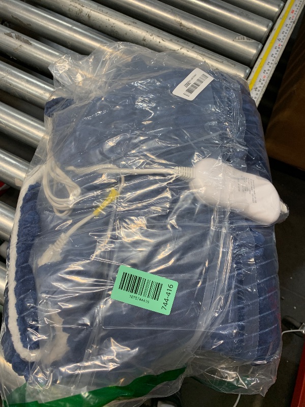 Photo 1 of **HEATING DOESNT WORKING*(*Homemate Heated Blanket Electric Throw - 50"x60" Heating Blanket Throw 1/2/4/6/8 Hours Auto-Off 10 Heat Levels Over-Heat Protection Soft Flannel Sherpa ETL Certification