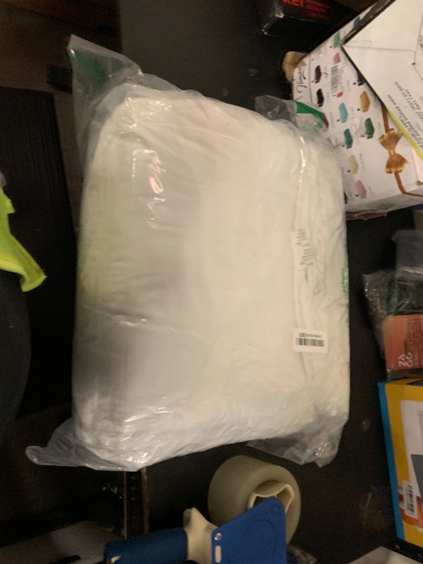 Photo 1 of L LOVSOUL Organic 75% Goose Down Fiber Comforter King Size,850+FP,1200TC,Extra Fluffy,Hotel-Luxury Ultra Soft All Season White Duvet Insert with 8 Corner Tabs