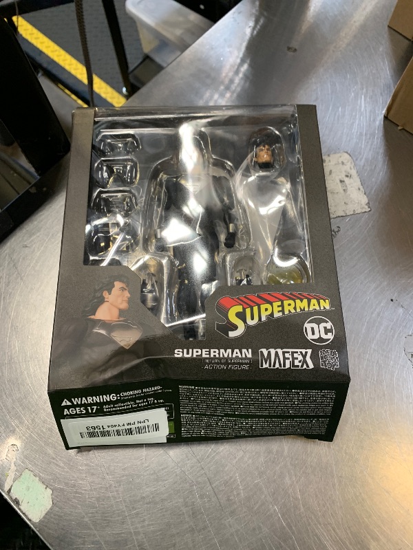 Photo 1 of Medicom The Return of Superman Mafex Action Figure, Multicolor
