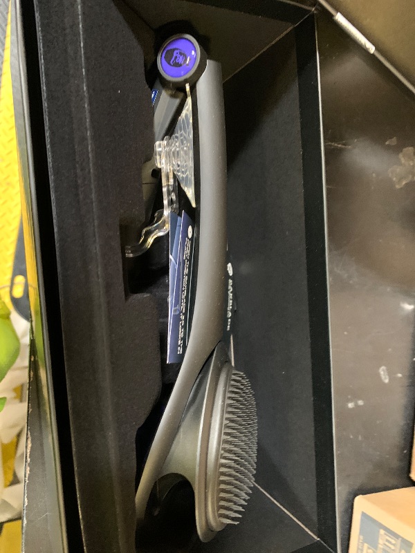 Photo 1 of baKblade 3.0 Back Shaver – 23" Handle – Includes 3 Extra Blade Refills – Pain-Free Shave for Men
