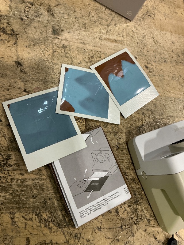 Photo 1 of Polaroid Now 3rd Generation I-Type Instant Film Camera - Pebble White - Camera Only No Film (9155)