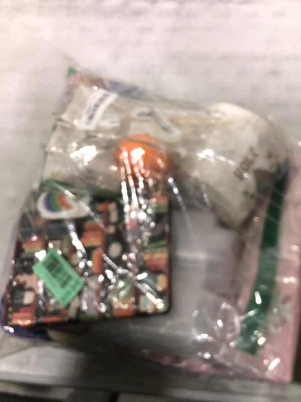 Photo 1 of ***Bundle of miscellaneous home goods/plastic containers/ decorations/hardware - see photos
