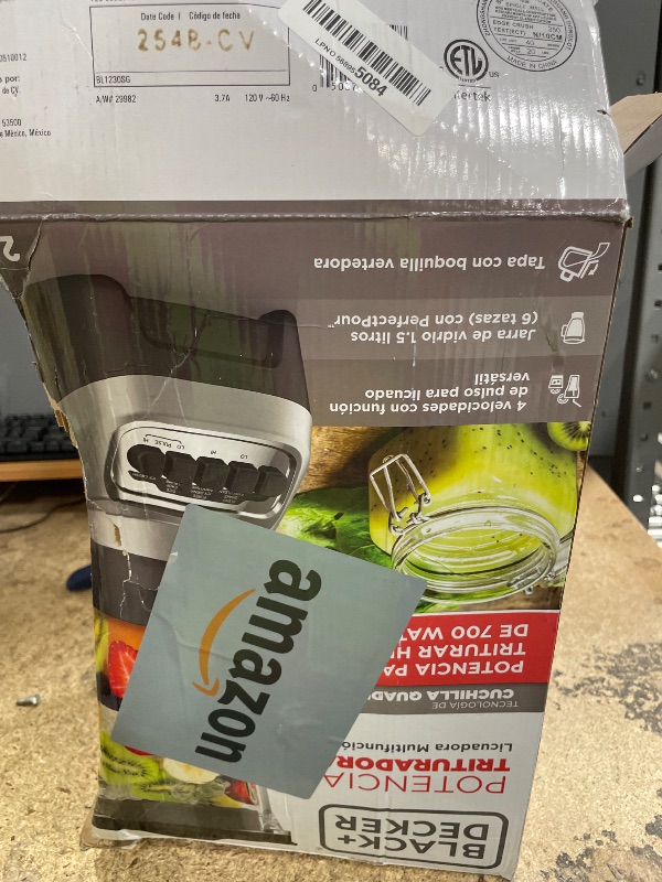 Photo 1 of ****PARTS ONLY **** BLACK+DECKER PowerCrush Multi-Function Blender with 6-Cup Glass Jar, 4 Speed Settings, Silver