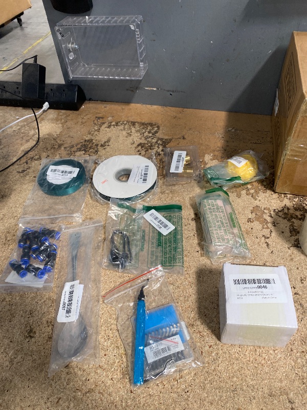 Photo 1 of 10 PIECES MISCELLANEOUS ITEMS 