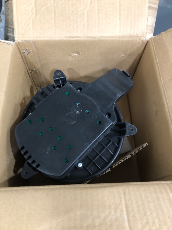 View 2 of ***MISSING PARTS***
VORGENS AC Blower Motor Fits for Kenworth T170 T270 T370 | Peterbilt 579, 2013-2017 - Replace W205700800 CR705001 1504123 Heater Fan Blower with Brushless Motor