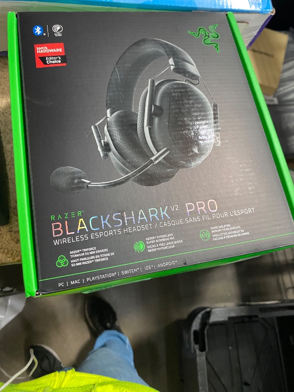 Photo 1 of **READ COMMENTS** Razer BlackShark V2 Pro Wireless Gaming Headset: Super Wideband Mic - Pro Tuned FPS Profiles - 50mm Drivers - Plush Noise Isolating Earcups - 70 Hr Battery - Bluetooth - for PC, PS5, Switch 2 - Black