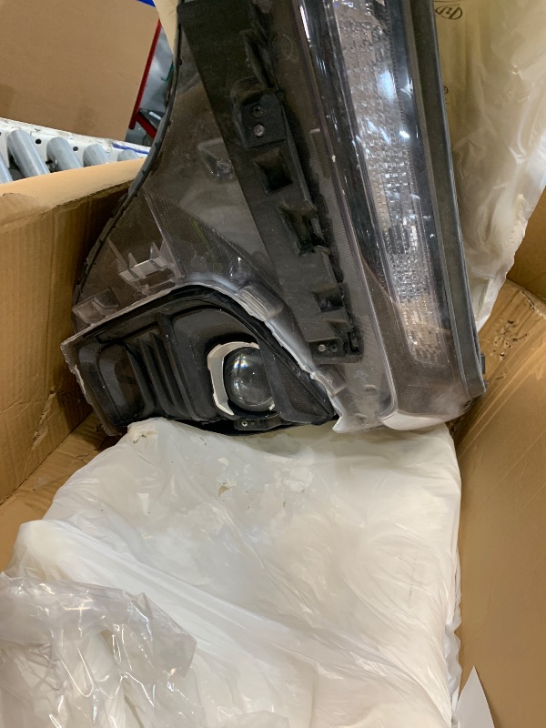 Photo 1 of ***FOR PARTS ONLY HEAVILY DDAMAGED**Huray Left Headlight Assembly Fit for Chevy Trax LS/1RS 2024 2025 LH w/o LED DRL Projector Headlamp OE Factory Head Light Replacement for GM2502552 42907053 Driver Side