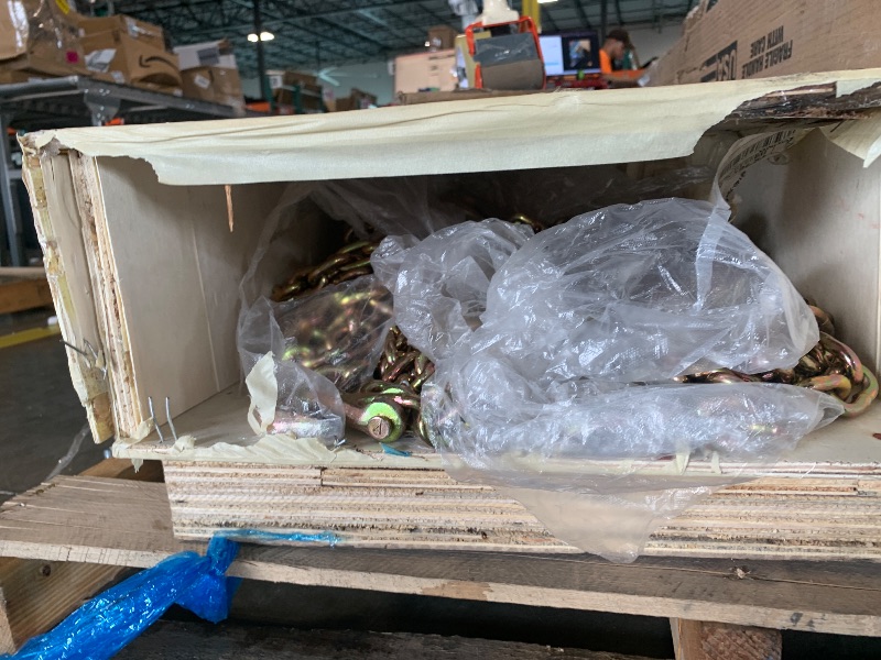 Photo 1 of ** partial set**
VEVOR Chain Load Binder, 5/16" Tie Down Kit w/ 7100LBS Working Load Capacity and Two Grab Hooks, Includes (4) Ratchet Binders - (4) 21' Grade 80 Chains, Transport Load Package for Hauling, Towing