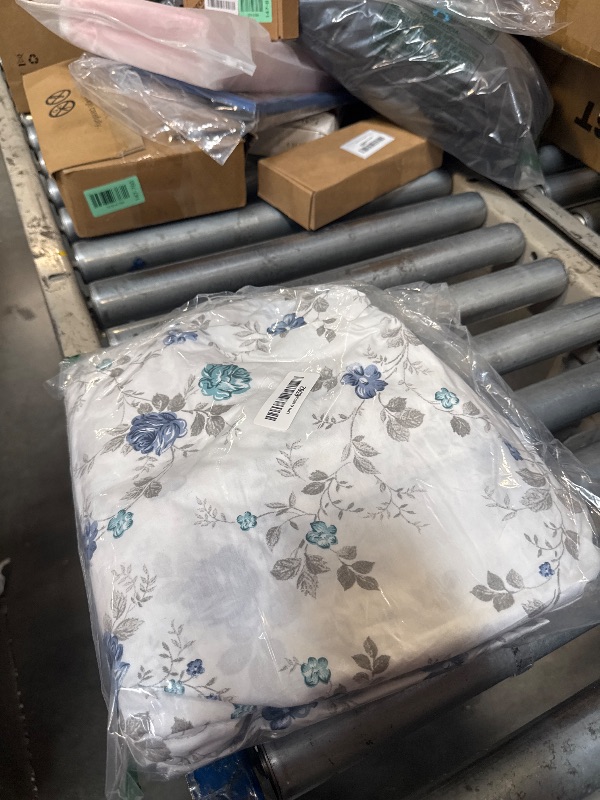 Photo 1 of *******BLUE COLOR******  SIMILAR******** LINENWALAS 100% Cotton King Size Fitted Sheet Only, up to 17” Deep Pocket, Thick Strong, Breathable Crisp and Cool Premium Printed Bottom Sheet for King Size Bed (Blue Sapphire)