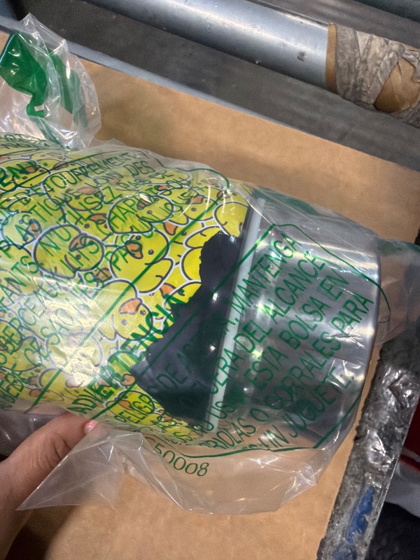 Photo 1 of ** SOLD AS IS, NO REFUND/RETURN** SEE COMMENTS!
Earth&ME 17 OZ Soup Thermo for Hot & Cold Food for Kids, Vacuum Insulated Steel Lunch Container, Kids Wide Mouth Bento Thermal Food Jar, Warm Food Lunchbox Thermo Bowls with Spoon (Yellow Ducks)